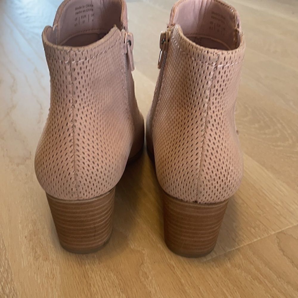 Aldo Pink Suede Booties - Size 6.5 - Picture 2 of 10